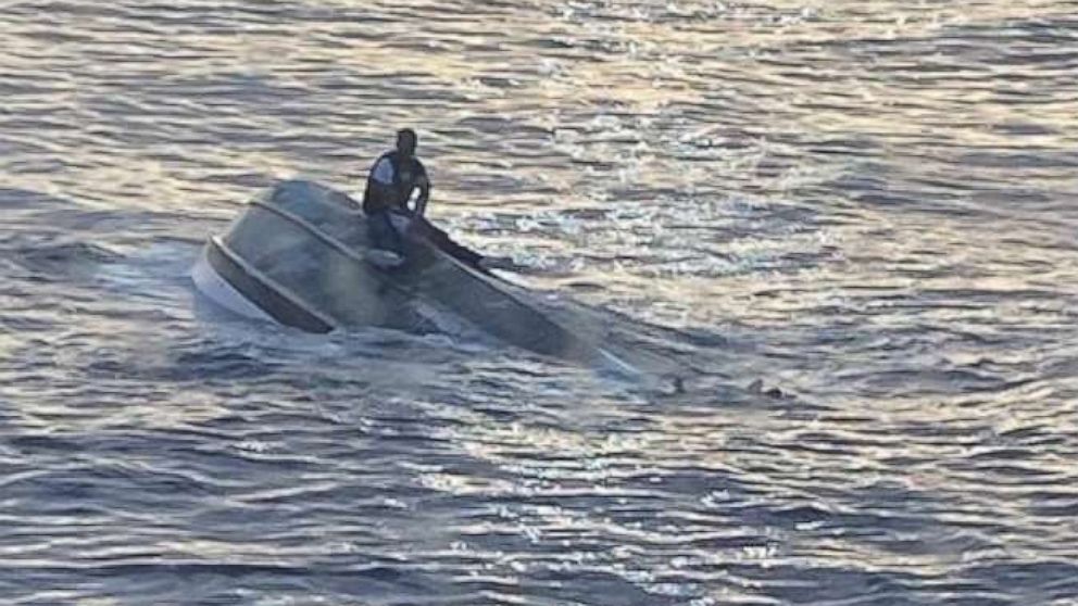 佛罗里达州附近船只倾覆，海岸警卫队正在搜寻 39 人