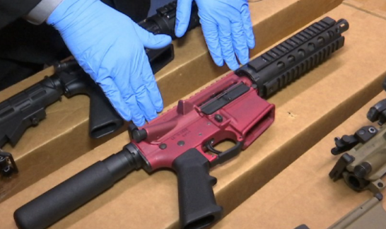 洛杉矶市警局上半年没收了863支“鬼枪”