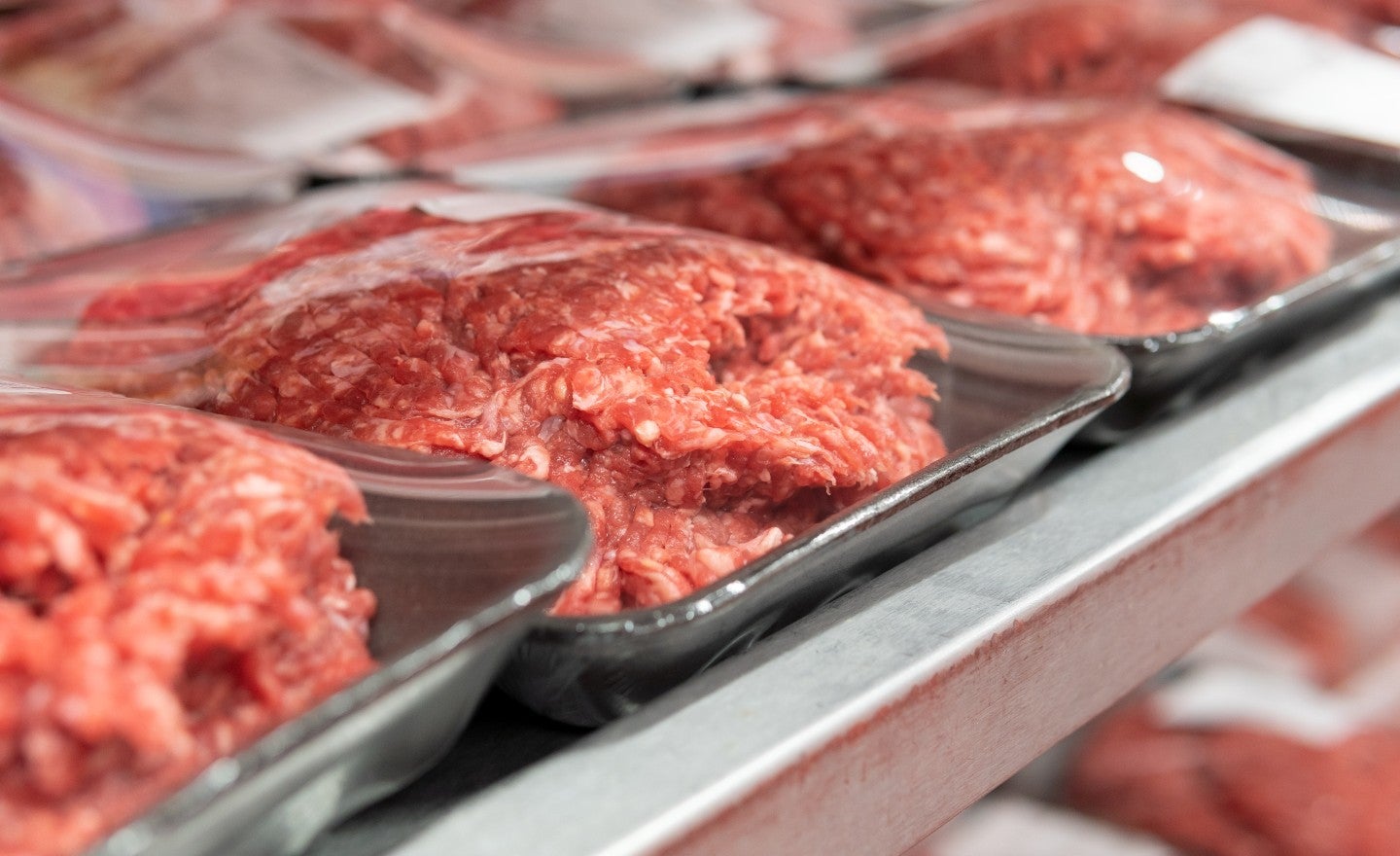 因大肠杆菌污染 超过28,000磅牛绞肉被召回