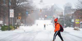 受冬季风暴影响，弗吉尼亚州和卡罗来纳州进入紧急状态