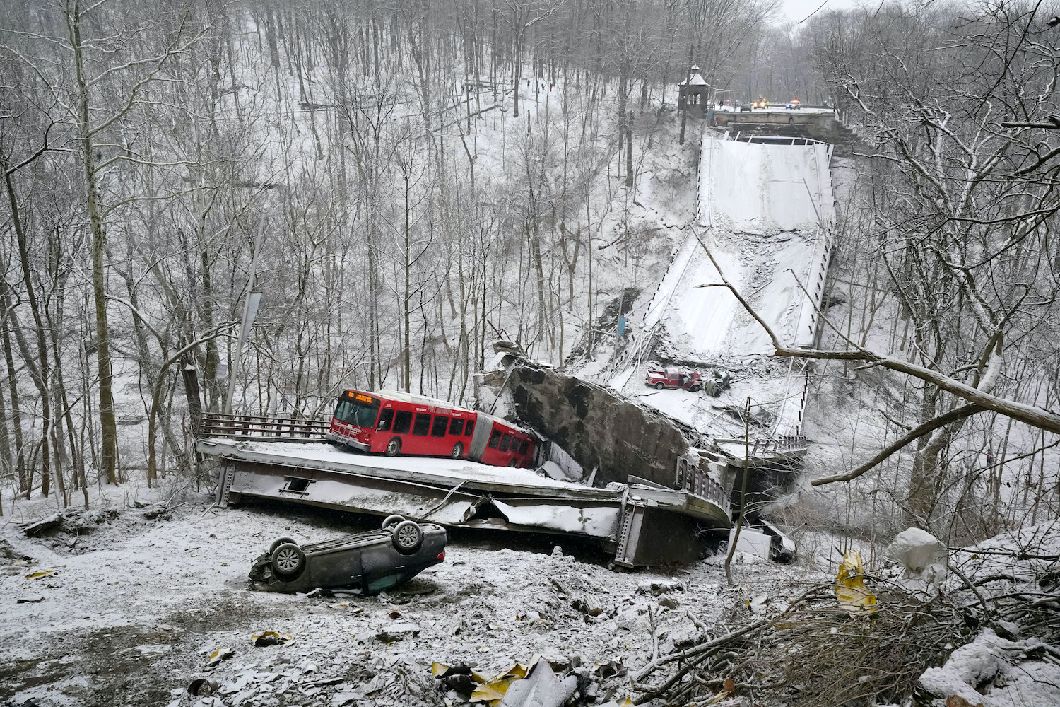 拜登就加强基建访问前，匹兹堡桥梁坍塌致至少10人受伤