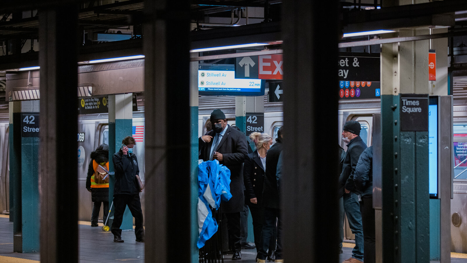 纽约大都会运输署在三个地铁站实施安全门试点项目