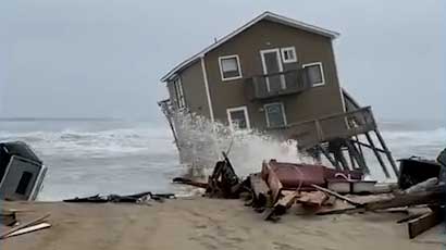 恐怖！北卡海滨别墅被卷入大海