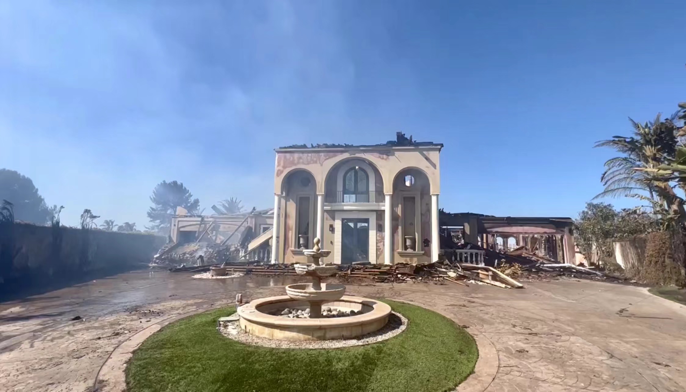 美南加州山火再起 超20栋千万豪宅被毁