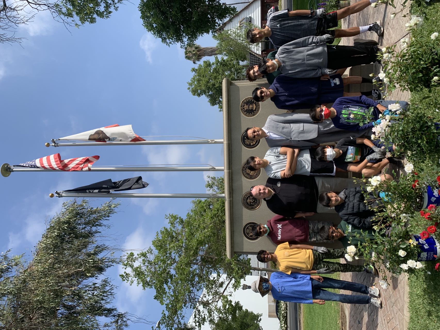 亚凯迪亚第五区市议员候选人 李军律师捐款装饰亚凯迪亚越战纪念碑