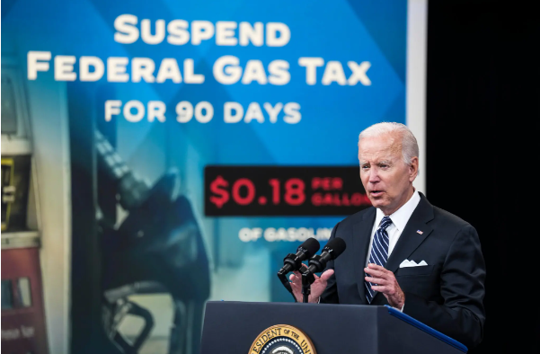 拜登推动国会暂停征收三个月的联邦汽油税