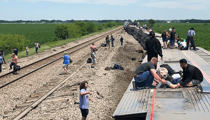 美铁火车于密州出轨 造成3死、至少50伤