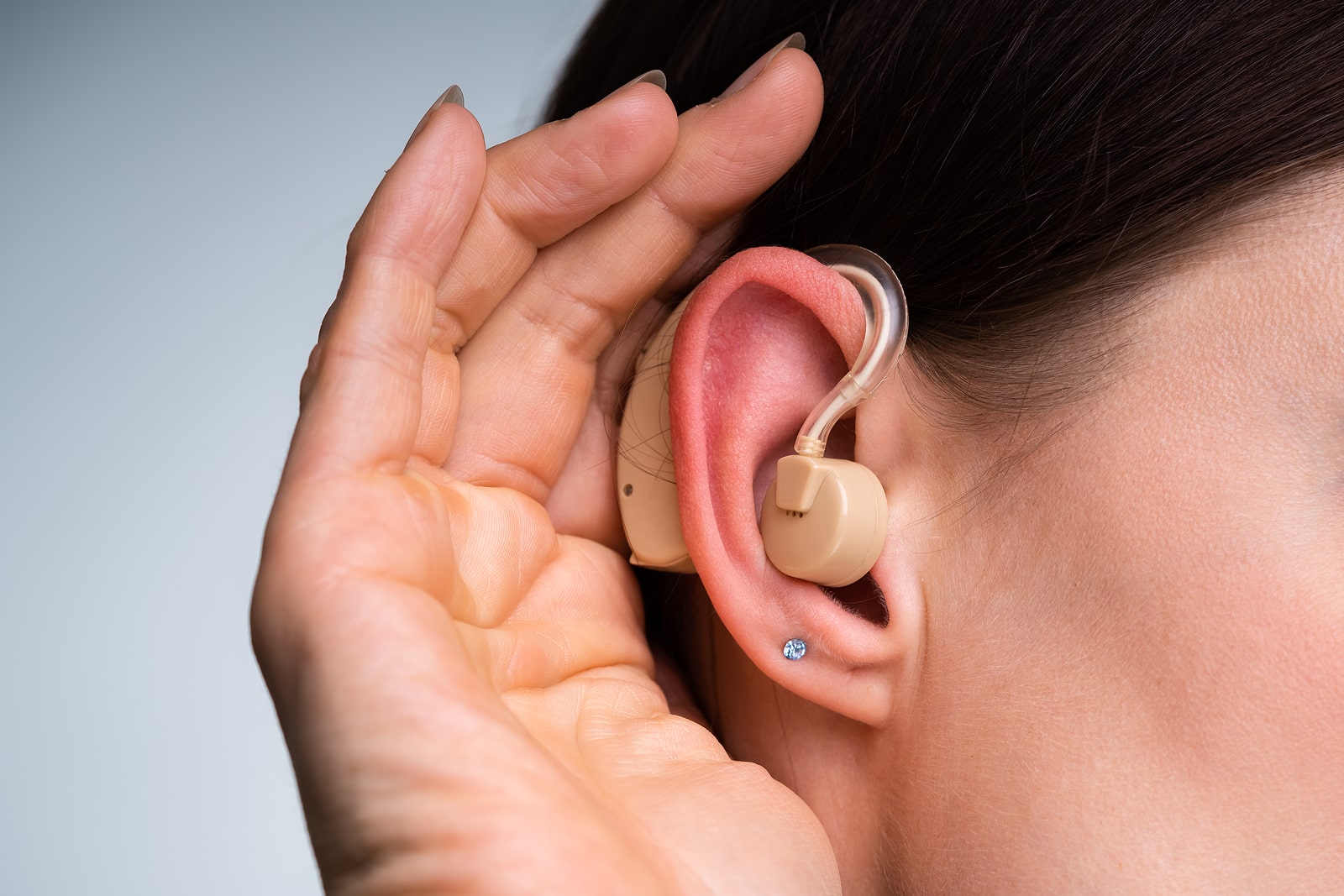 FDA批准销售非处方助听器 听障人士可省$2800