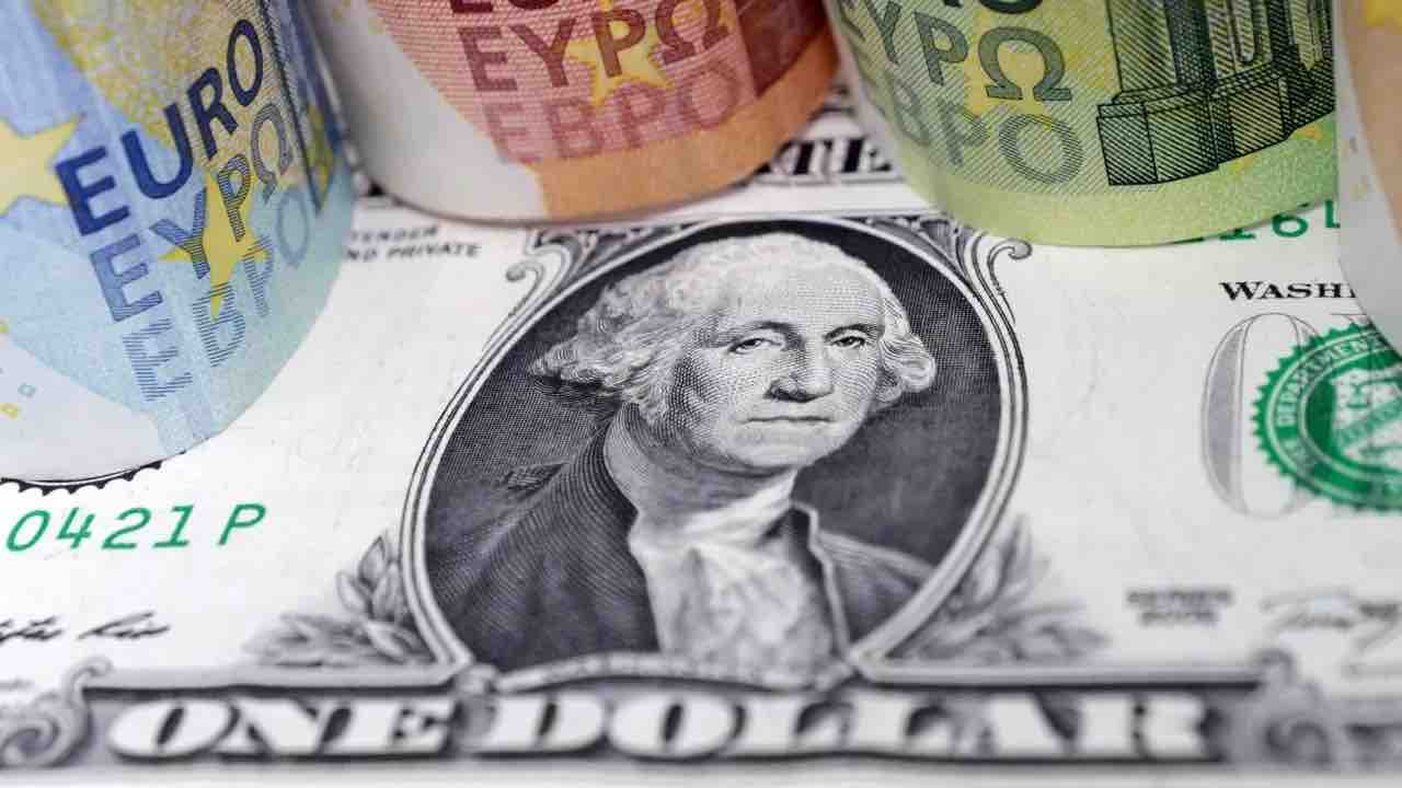 欧元兑美元跌破1比1 全球经济衰退即将来临？
