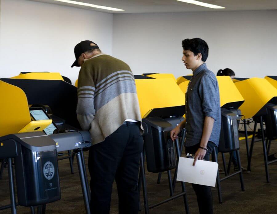 洛县合格选民超过561万  亚裔约占15.6%