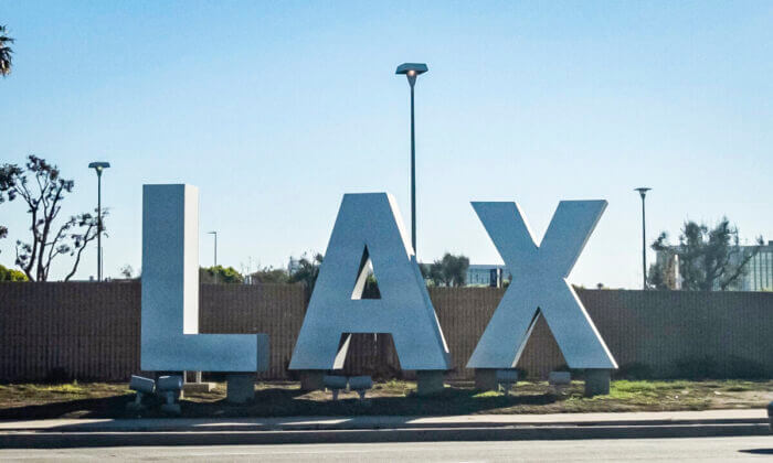 感恩节假期LAX高峰  迎来21.5万名旅客