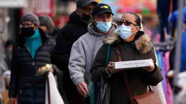 十多年来最强流感来袭！超870万人感染，CDC鼓励人们佩戴口罩