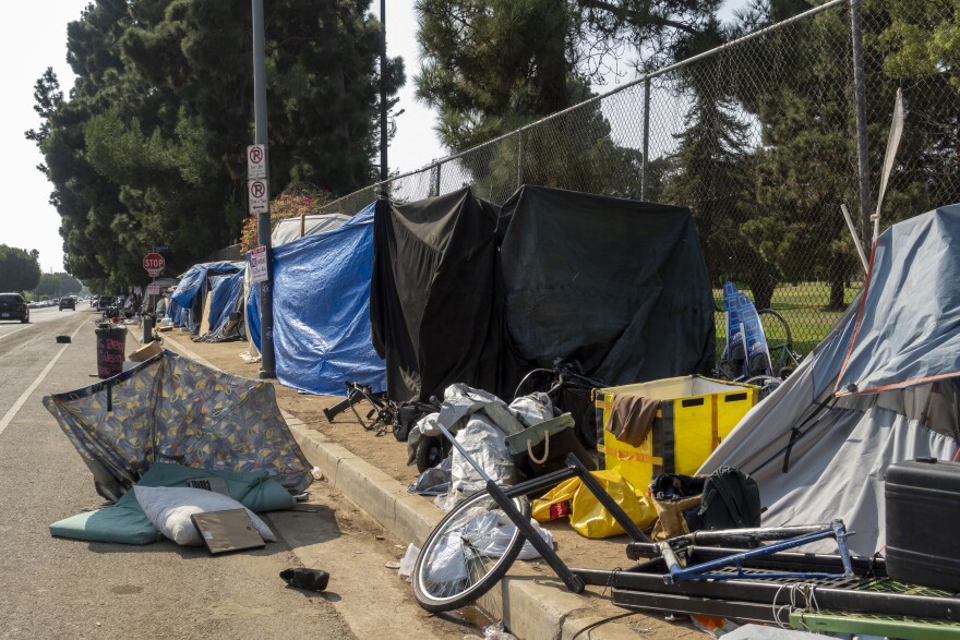 加州为无家可归者增设1200间小型住宅 