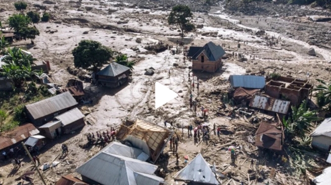 刚果（金）洪灾致逾400人死亡 数千人失踪